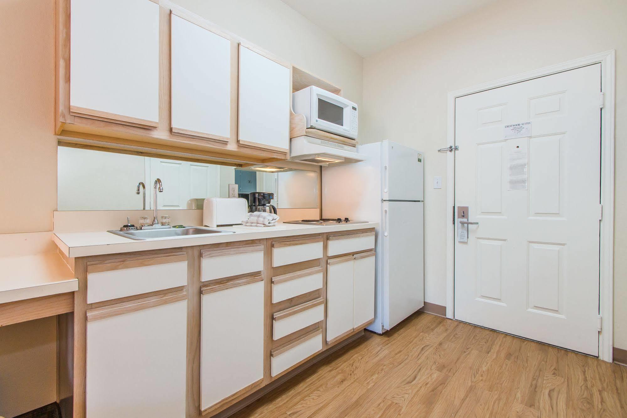 Intown Suites Extended Stay Colorado Springs Dış mekan fotoğraf